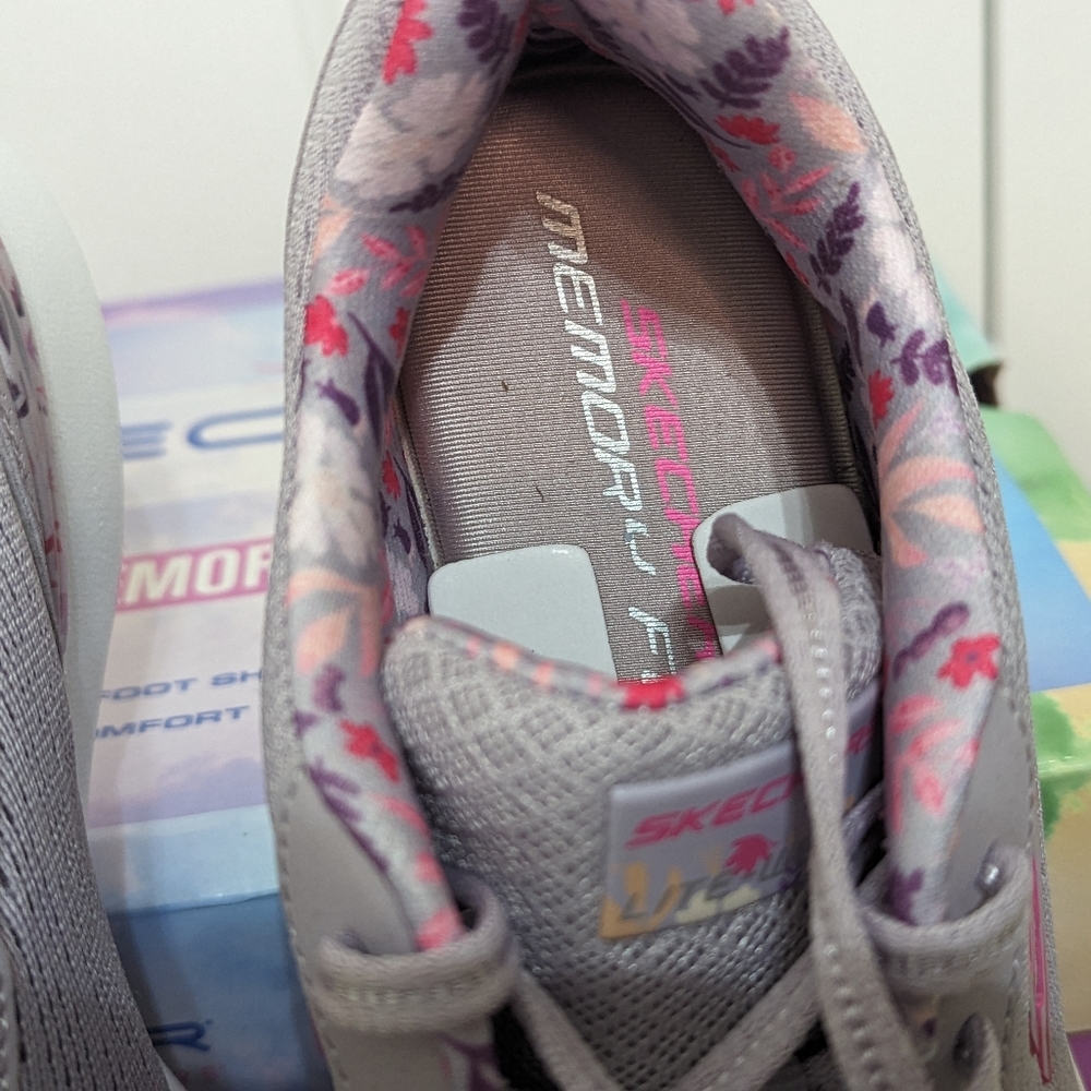 Skech- Air Dynamight Sneakers - Picture 12 of 12